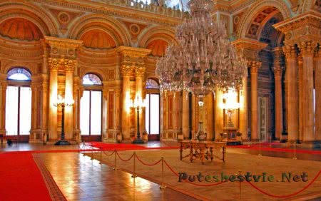 Турецкий дворец Долмабахче Турецкий дворец Долмабахче