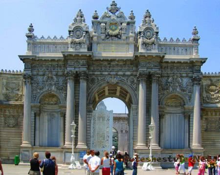 Турецкий дворец Долмабахче Турецкий дворец Долмабахче