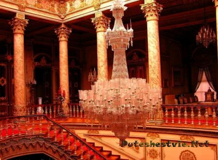 Турецкий дворец Долмабахче Турецкий дворец Долмабахче