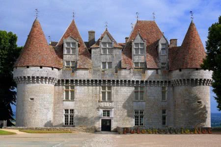 Замок Монбазийяк