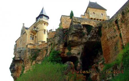 Замок Монфор