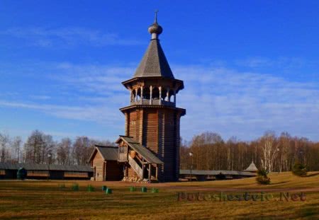 Шатровая колокольня Церкви Преображения Кижского погоста Шатровая колокольня Церкви Преображения Кижского погоста