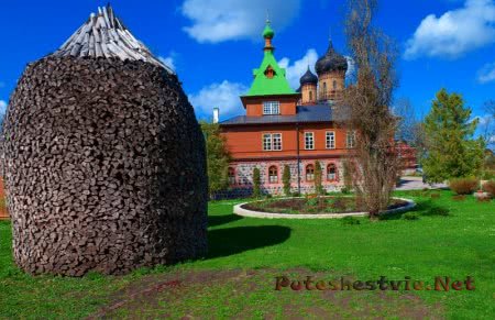 Пюхтицкий монастырь в Эстонии Пюхтицкий монастырь в Эстонии