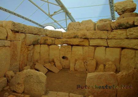 Мегалитический храм Хагар Квим Мегалитический храм Хагар Квим