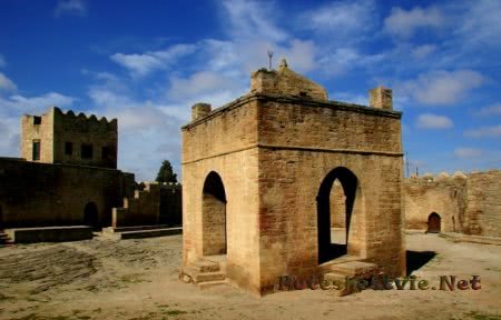 Храм огнепоклонников Атешгях