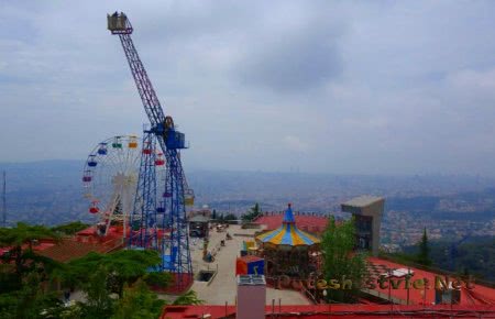 Парк аттракционов на горе Тибидабо