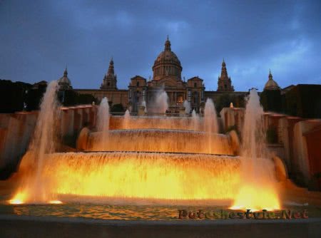 Фонтан Монжуик в Барселоне