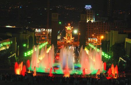 Фонтан Монжуик в Барселоне