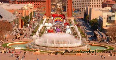 Фонтан Монжуик в Барселоне