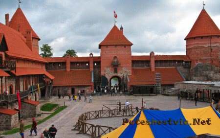 Тракайский замок в Литве Тракайский замок в Литве
