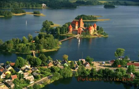 Тракайский замок в Литве Тракайский замок в Литве