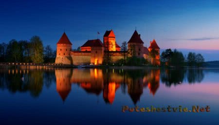Тракайский замок в Литве Тракайский замок в Литве