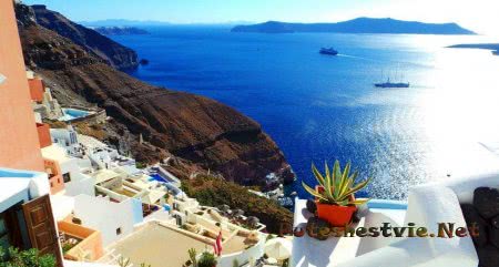 Отдых на острове Санторини в Греции