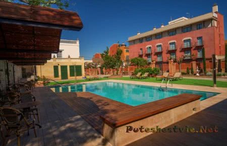 Курорт Монтбрио дель Камп