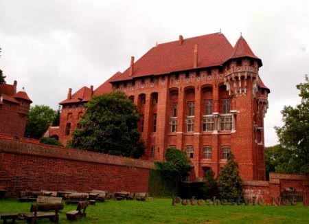 Замок Мальборк в Польше