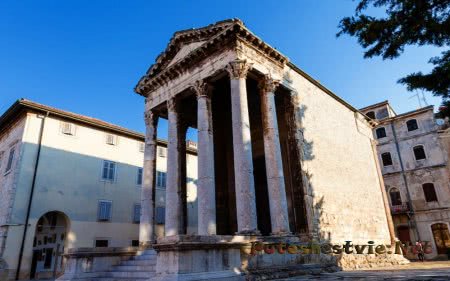 Храм Августа и богини Ромы Храм Августа и богини Ромы