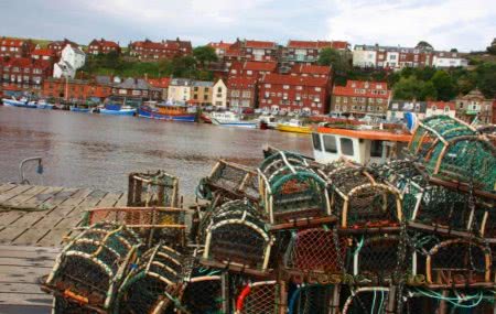 Город Уитби (Whitby) в Англии Город Уитби (Whitby) в Англии