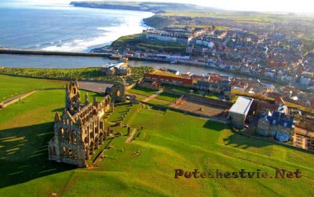 Город Уитби (Whitby) в Англии Город Уитби (Whitby) в Англии
