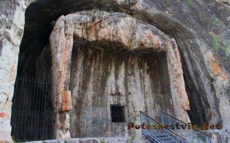 Зеркальная пещера