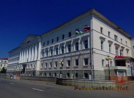 Здание Духовной семинарии Здание Духовной семинарии