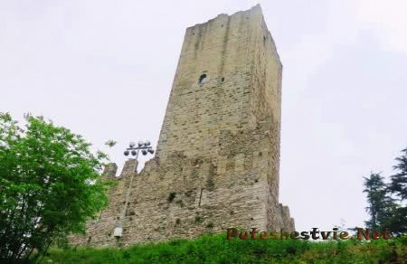 Замок Бараделло Замок Бараделло