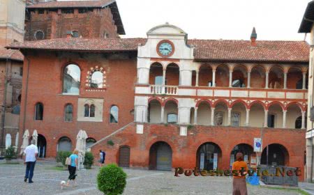 Ратуша Бролетто Ратуша Бролетто