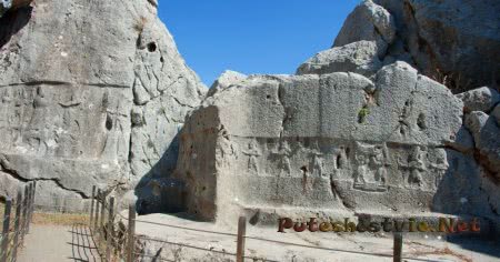 Скальный храм Язылыкая Скальный храм Язылыкая