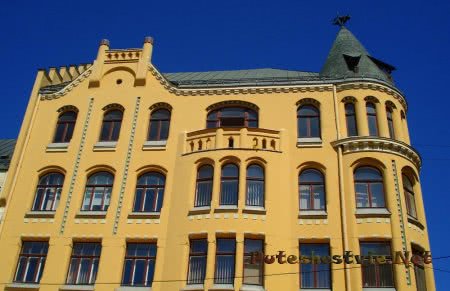 Дом с кошками