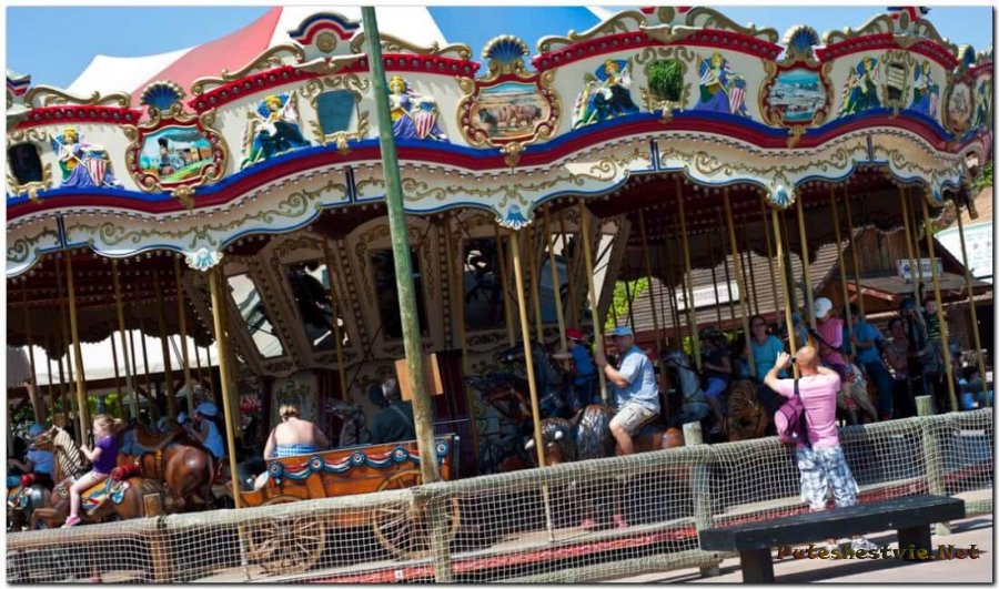 Аттракцион «Carousel»