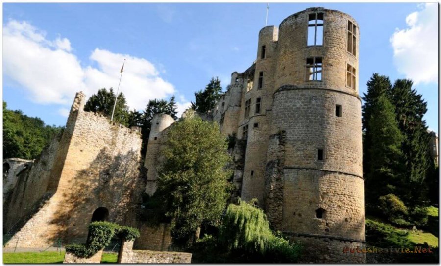 Замок Бофор