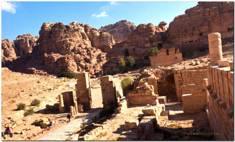 Древний город Петра в Иордании