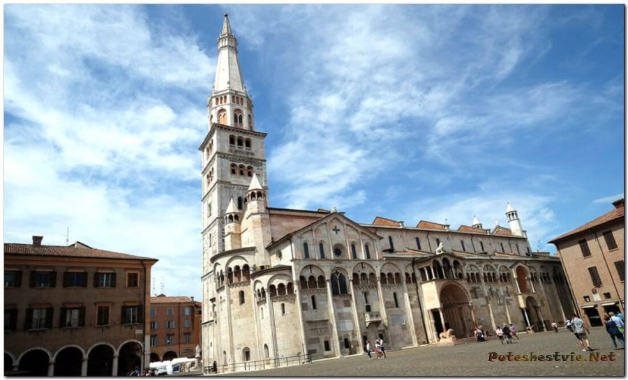 Колокольня Торре делла Гирландина Колокольня Торре делла Гирландина