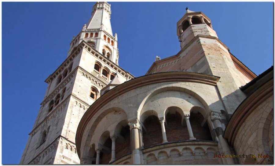 Колокольня Торре делла Гирландина Колокольня Торре делла Гирландина