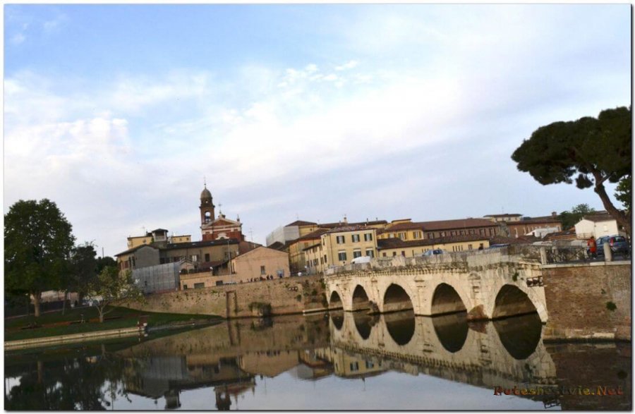Мост Тиберия (Ponte di Tiberio) Мост Тиберия (Ponte di Tiberio)