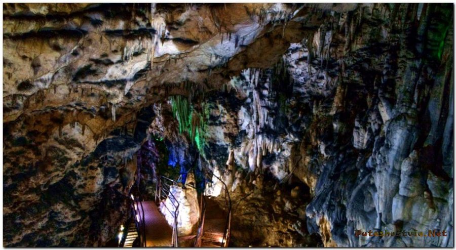 Азишская пещера в Адыгее