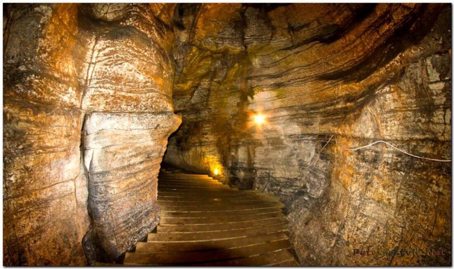 Ахштырская пещера в Сочи