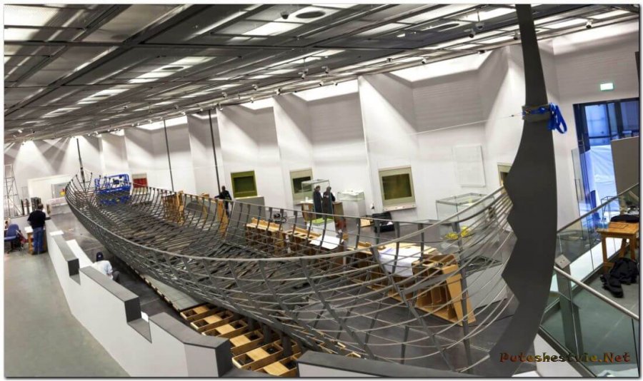 Корабль викингов