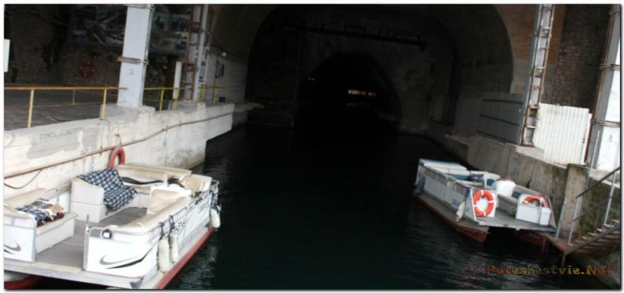 Музей подводных лодок в Балаклаве Музей подводных лодок в Балаклаве