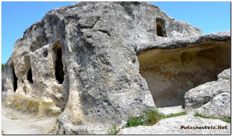Пещерный город Эски-Кермен в Крыму