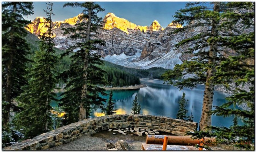 Озеро Морейн в Канаде Озеро Морейн в Канаде